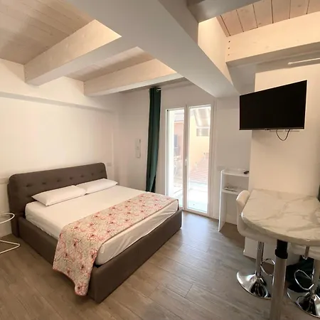 Nuovi In Centro A Riviera Del Conero Apartament