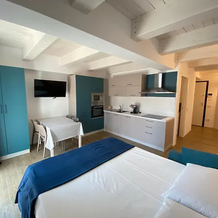 Nuovi In Centro A Riviera Del Conero *